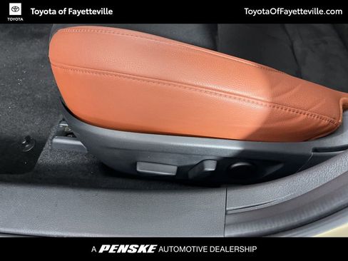 Used 2025 MAZDA MAZDA3 s image 22