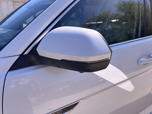 Used 2025 Volkswagen Atlas SEL Premium R-Line image 15