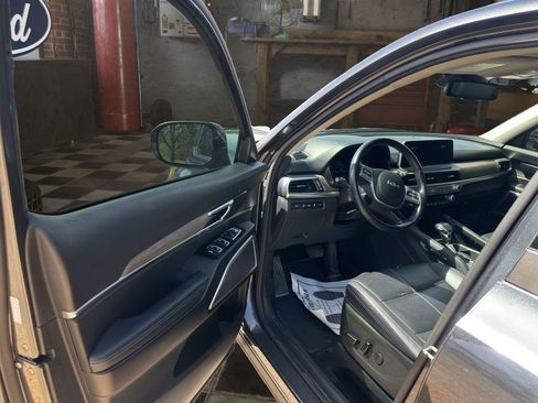 Used 2022 Kia Telluride EX w/ EX Premium Package image 13