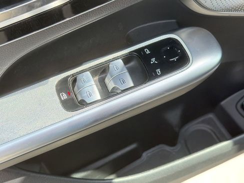 Used 2023 Mercedes-Benz GLC 300 4MATIC image 20