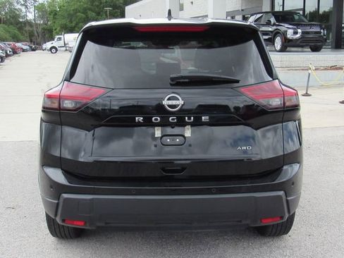Used 2024 Nissan Rogue S image 4