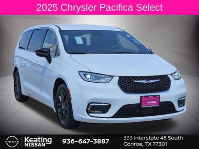 Used 2025 Chrysler Pacifica Select