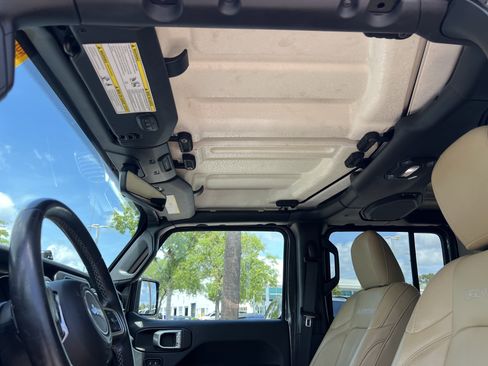 Used 2018 Jeep Wrangler Unlimited Rubicon AWD/4WD image 28