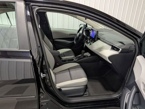 Used 2025 Toyota Corolla LE image 26