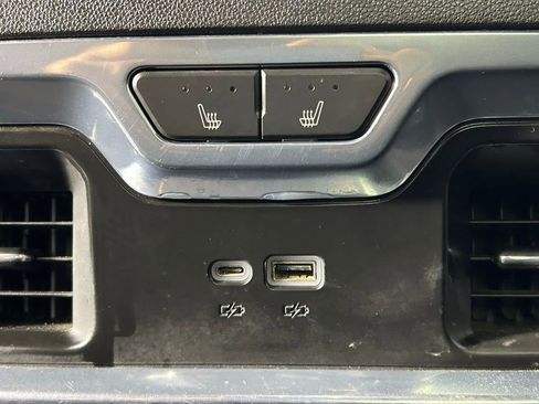 Used 2024 Chevrolet Silverado 2500 LTZ w/ LTZ Convenience Package AWD/4WD image 18
