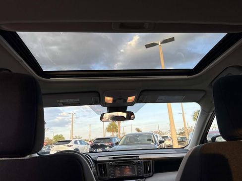 Used 2018 Toyota RAV4 XLE image 21