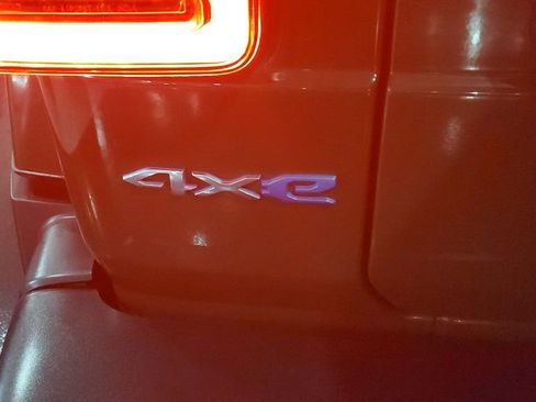 Used 2021 Jeep Wrangler Unlimited Sahara w/ Cold Weather Group image 9