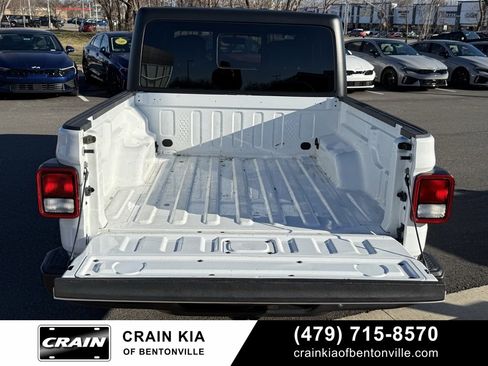 Used 2022 Jeep Gladiator Overland image 29