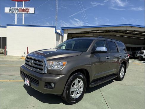 Used 2008 Toyota Sequoia Limited RWD image 2