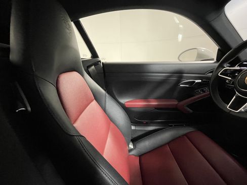 Used 2024 Porsche 718 Cayman image 17