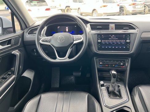 Certified 2022 Volkswagen Tiguan SE image 7