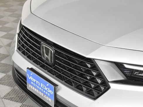 Certified 2024 Honda Accord EX image 11