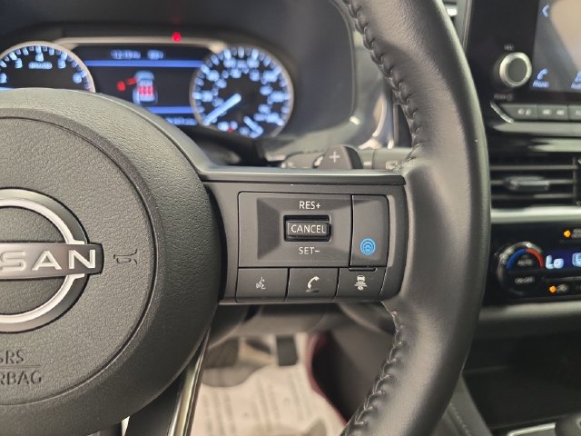Used 2025 Nissan Pathfinder SV AWD/4WD image 34