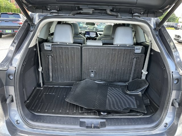 Used 2021 Toyota Highlander Platinum AWD/4WD image 30