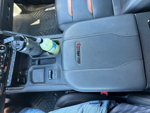 Used 2024 GMC Sierra 3500 AT4 w/ AT4 Premium Plus Package AWD/4WD image 9