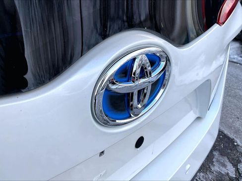 Certified 2017 Toyota Prius Prime Advanced image 28