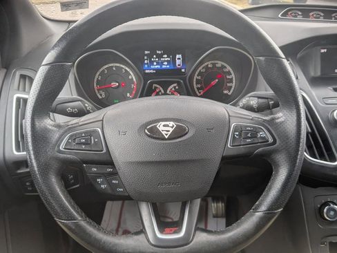 Used 2017 Ford Focus ST image 18