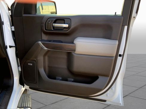 Used 2020 GMC Sierra 1500 SLT w/ SLT Premium Plus Package RWD image 21