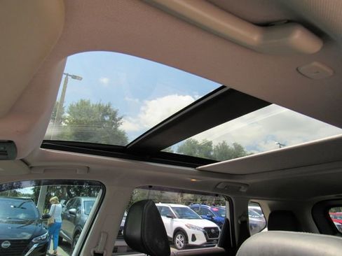 Used 2022 Nissan Rogue Platinum w/ Head-Up Display Package FWD image 24