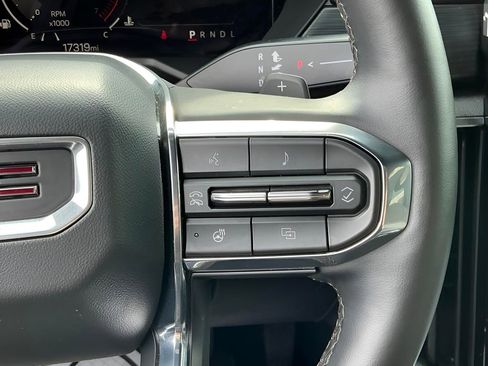 Used 2025 GMC Acadia Elevation image 36