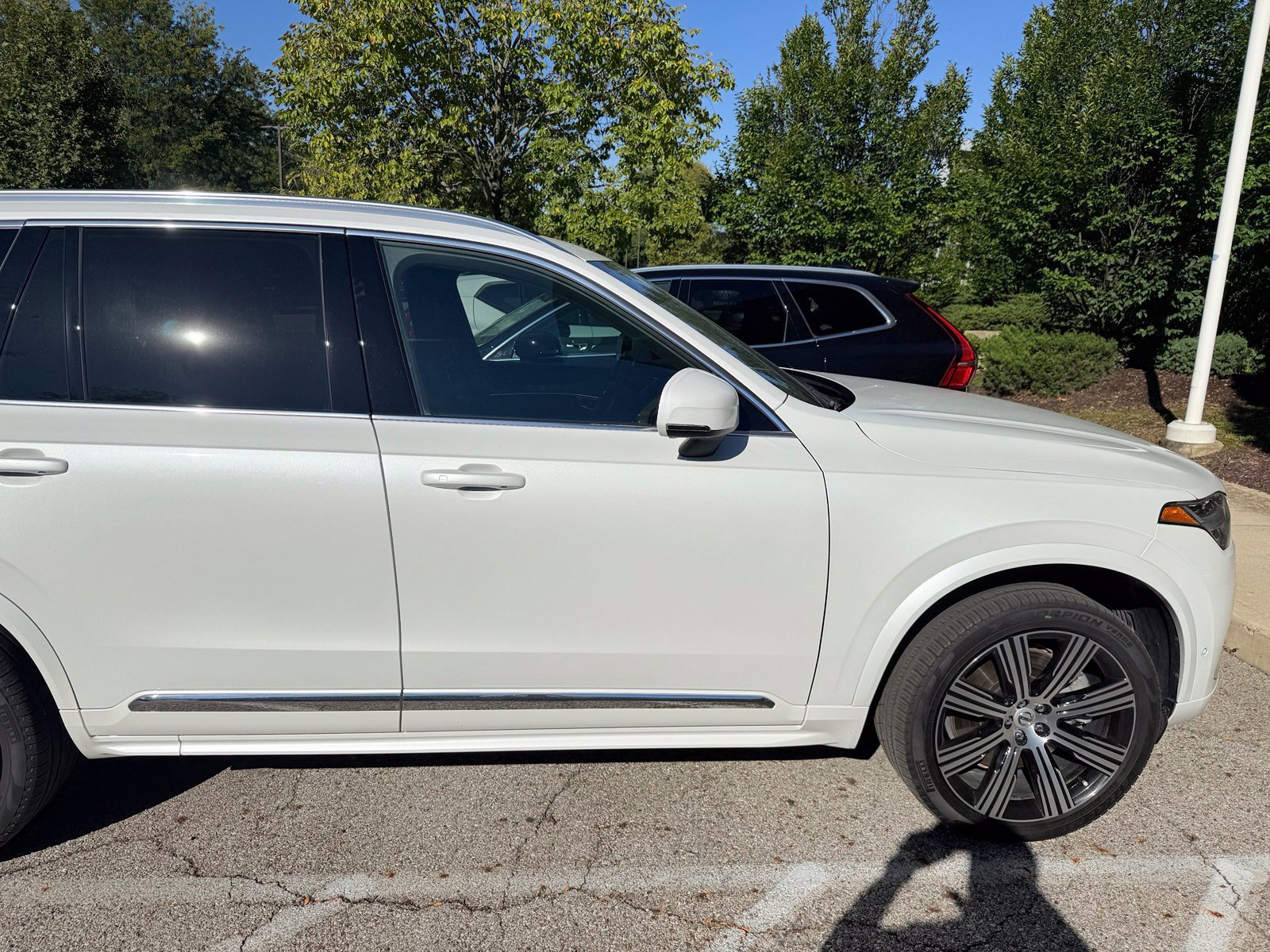 Used 2025 Volvo XC90 T8 Plus w/ Protection Package Premier AWD/4WD image 12