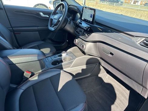 Used 2025 Ford Escape ST-Line Select AWD/4WD image 17