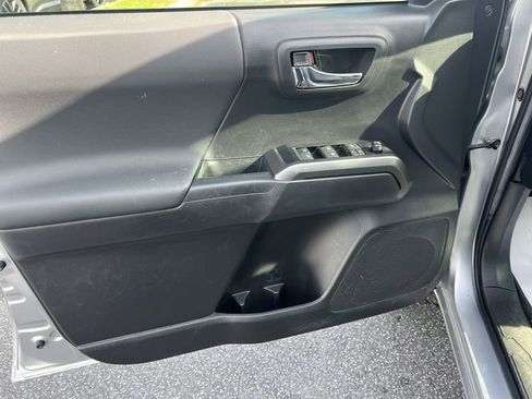 Used 2023 Toyota Tacoma TRD Sport image 14