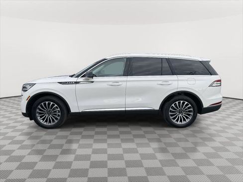 Used 2022 Lincoln Aviator AWD w/ Premium Package image 4