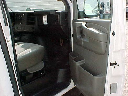 Used 2013 Chevrolet Express 3500 w/ Express Access Plus Package RWD image 32