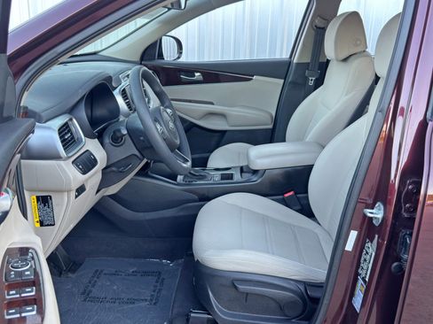 Used 2017 Kia Sorento LX image 15