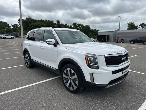 Used 2022 Kia Telluride S FWD image 1