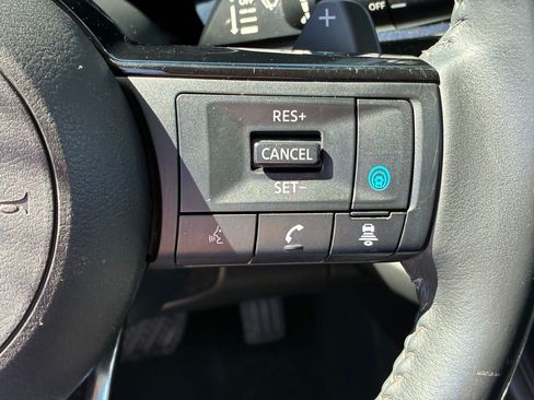Used 2022 Nissan Pathfinder SV AWD/4WD image 20
