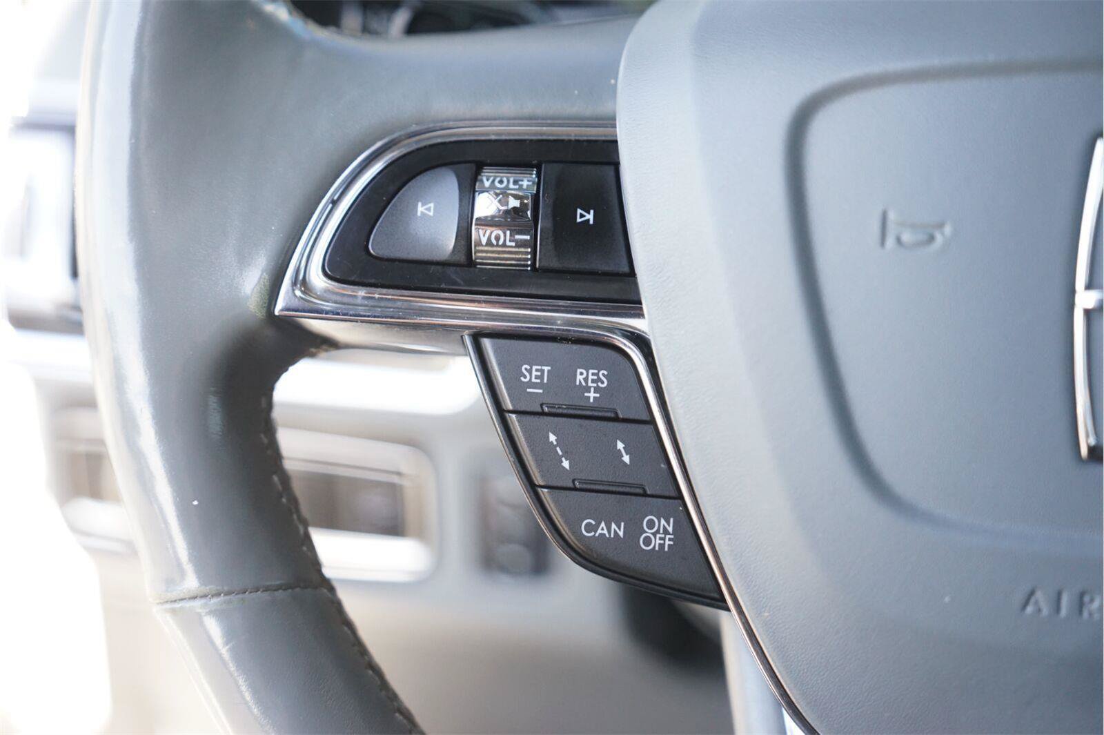 Used 2019 Lincoln Navigator L Select w/ Technology Package RWD image 25