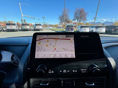 Used 2023 Nissan Armada SL w/ Captain's Chairs Package image 18