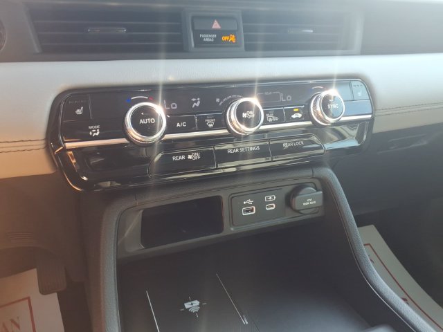 Used 2025 Honda Pilot EX-L image 17