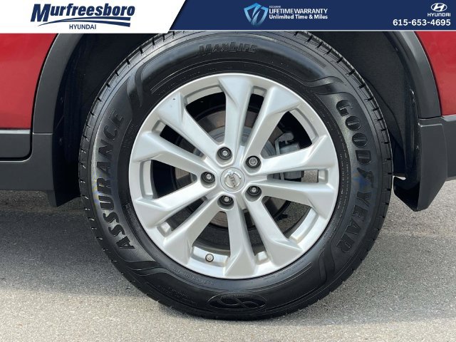 Used 2015 Nissan Rogue SV w/ SV Premium Package FWD image 11