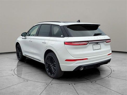 New 2026 Lincoln Corsair Premiere image 8