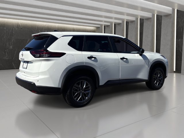 Used 2024 Nissan Rogue S FWD image 6
