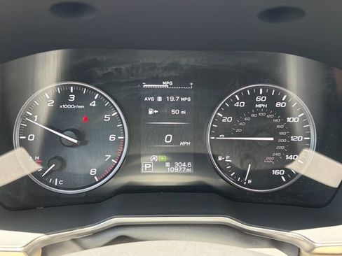 Certified 2024 Subaru Outback Limited AWD/4WD image 11