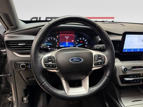 Used 2023 Ford Explorer XLT RWD image 12