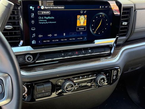 Used 2025 Chevrolet Silverado 2500 LT w/ Convenience Package image 18