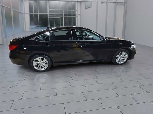Used 2019 Honda Accord LX image 9