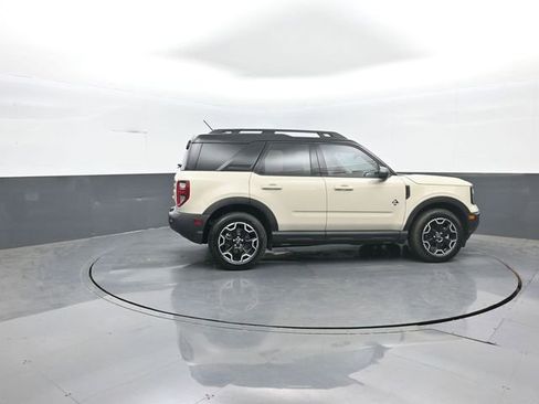 Used 2025 Ford Bronco Sport Outer Banks AWD/4WD image 8
