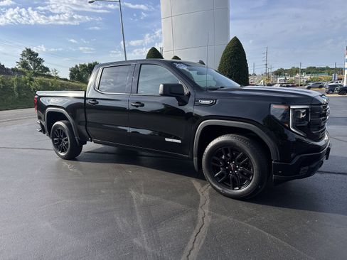 Used 2025 GMC Sierra 1500 Elevation AWD/4WD image 1