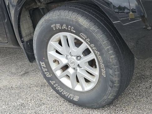 Used 2015 Nissan Frontier SV w/ SV Value Truck Package RWD image 12