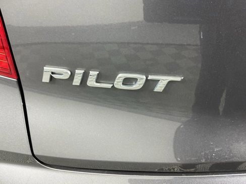 Used 2017 Honda Pilot Elite image 16