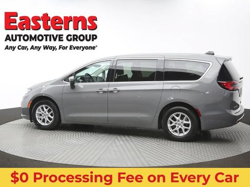 Used 2023 Chrysler Pacifica Touring-L FWD image 64