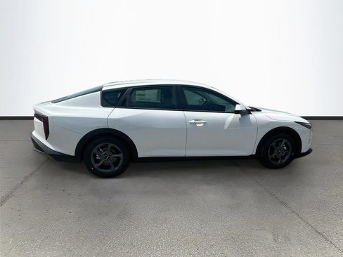 New 2026 Kia K4 FWD image 8