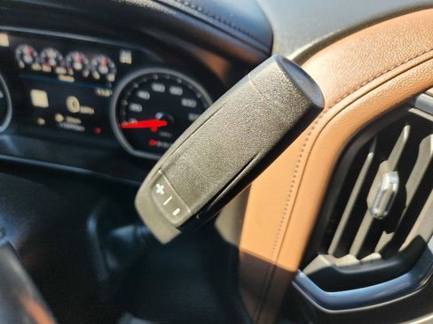 Used 2019 Chevrolet Silverado 1500 High Country AWD/4WD image 22