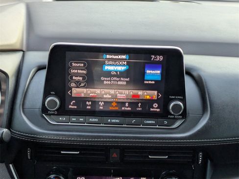 Used 2022 Nissan Rogue SV image 18